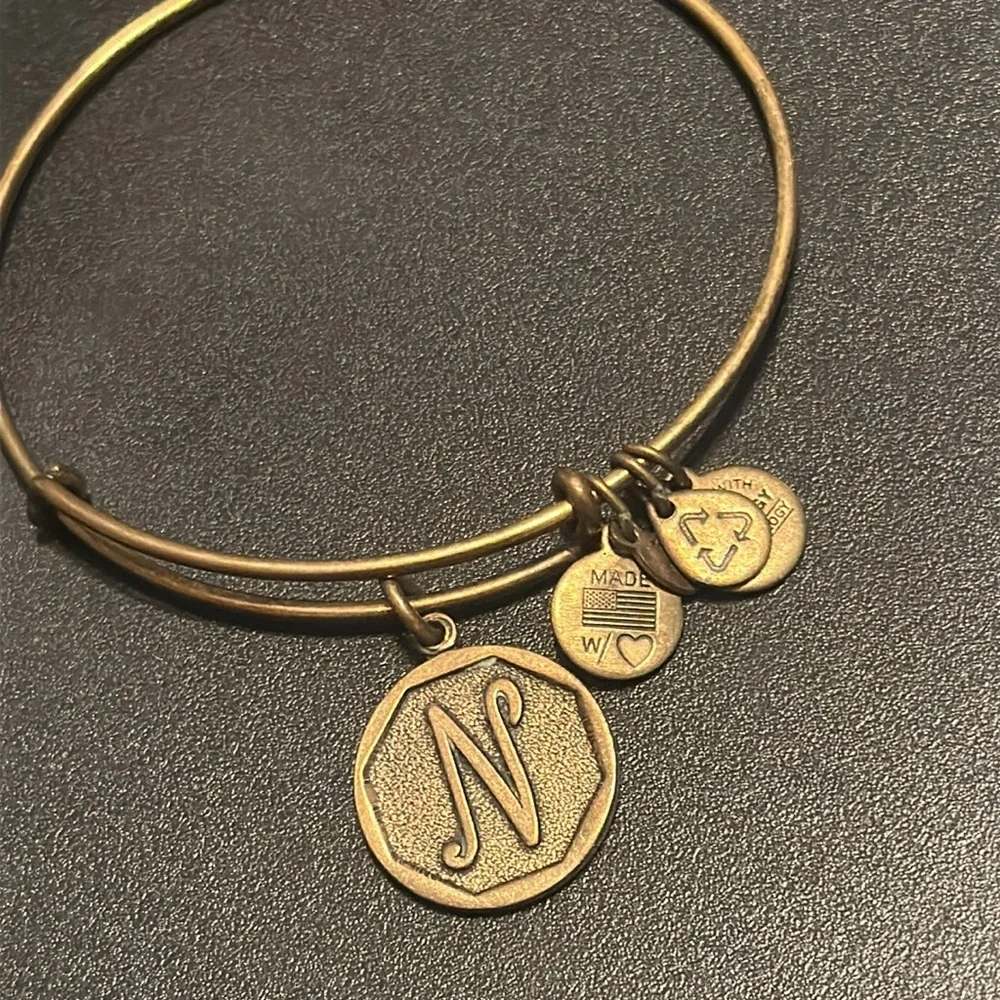 Alex and Ani this alex